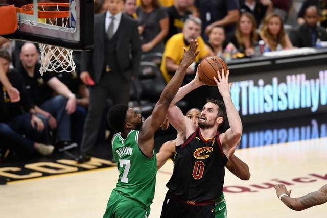 NBA季前赛-威少首秀12+4+8 掘金不敌凯尔特人